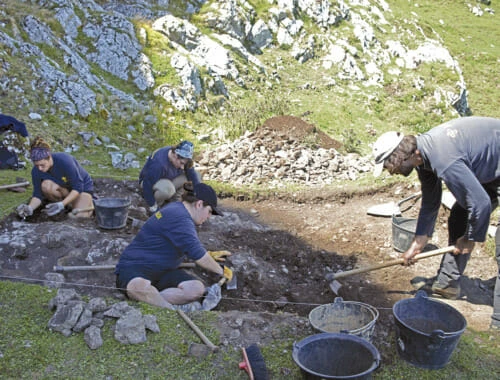 Excavaciones de Aranzadi en San Adrián. Foto: Núñez