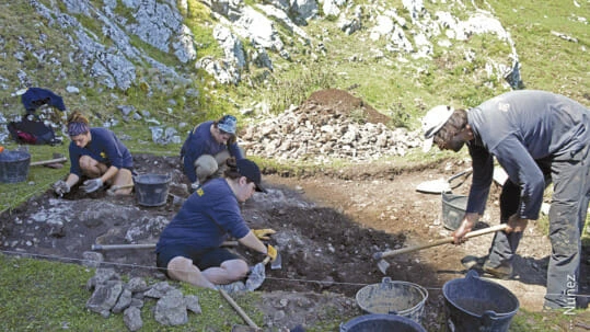 Excavaciones de Aranzadi en San Adrián. Foto: Núñez