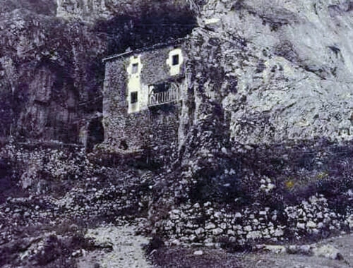 Vista antigua de la cueva de San Adrián.