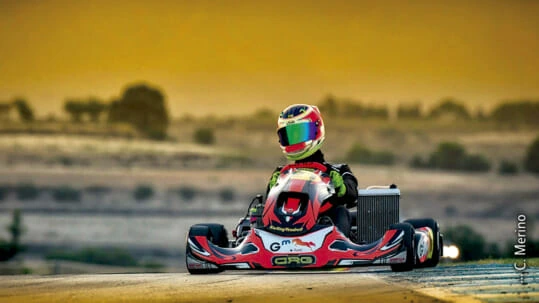 Un piloto de podium El piloto Mikel Merino en la carrera nocturna de Albaida de 2023.