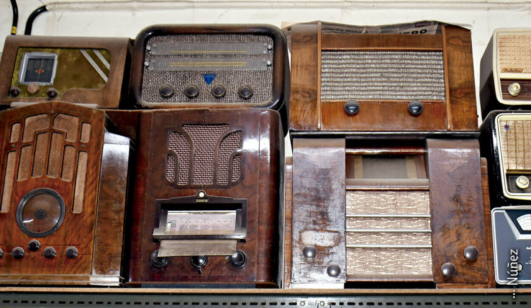 Algunas de las radios restauradas por Julián Cordero. Núñez