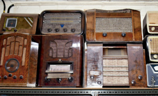 Algunas de las radios restauradas por Julián Cordero. Núñez