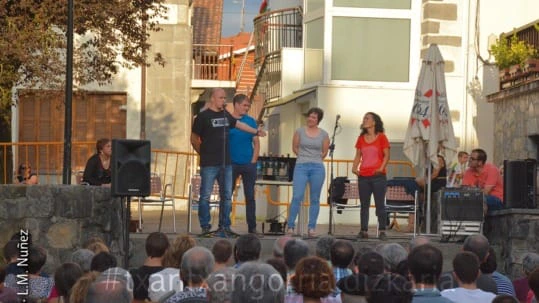 Aitor Mendiluze bertso-saio batean. Argazkia: Núñez