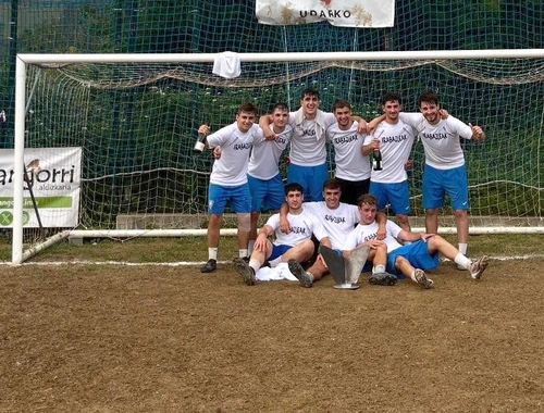 Barriga Juniors taldeak irabazi zuen Belauntza Cup