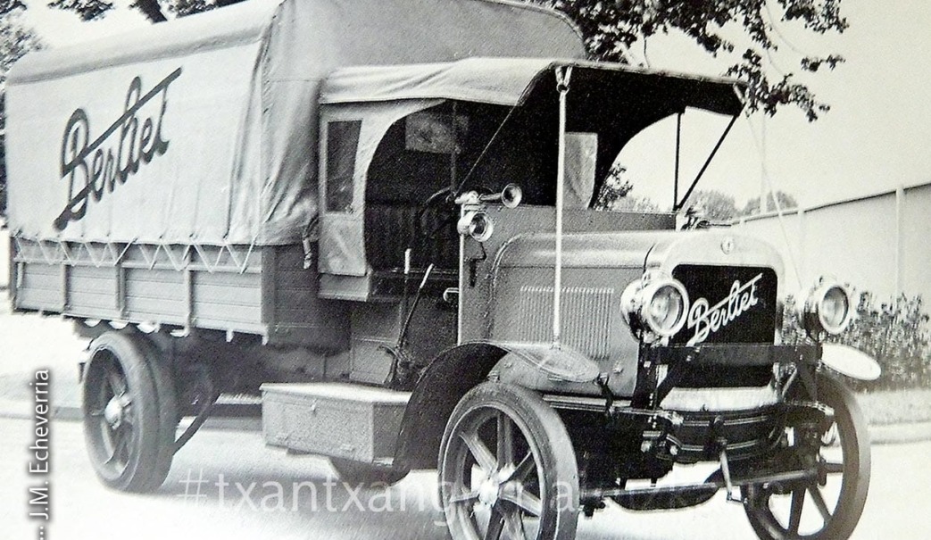 Un camión Berliet, el mismo modelo que carrozaron los hermanos Irizar. Foto: Jesus Mari Echeverria