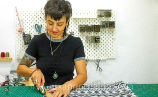 Marina Torres lanean bere tailerrean. Argazkia: Marina Torres