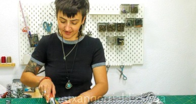 Marina Torres lanean bere tailerrean. Argazkia: Marina Torres