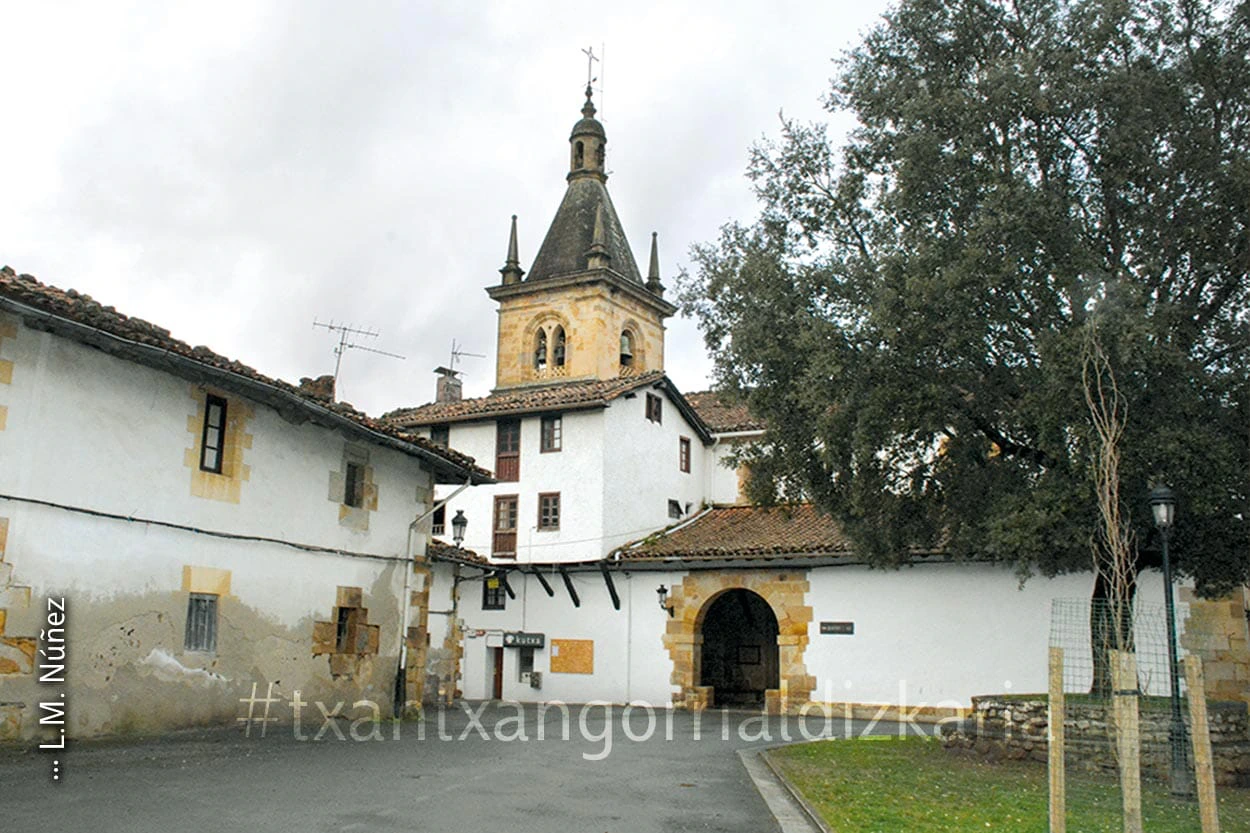 Zeraingo plaza, Goierriko balkoia. Argazkia: L.M. Núñez