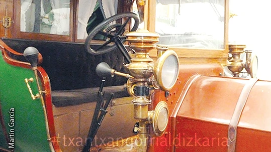 Imagen del interior de la primera diligencia-omnibus, el Fiat 15 Ter restaurado de la colección Echeverria. Foto: Martin Garcia