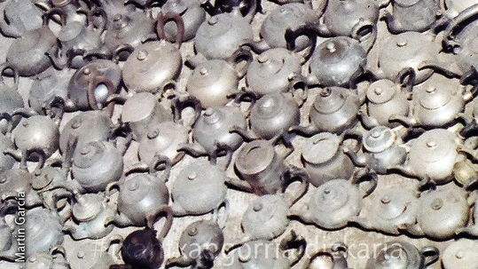 Molinillos y cafeteras de los siglos XIX y XX Algunas de las cafeteras de la colección de Lourdes Echeverria de su colección de molinillos y cafeteras antiguas. Martin Garcia