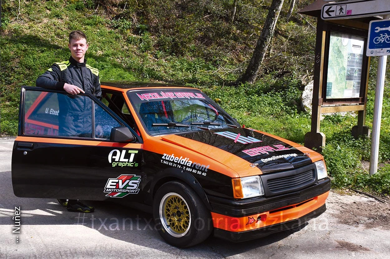 Unai etxeberria bere kotxearekin