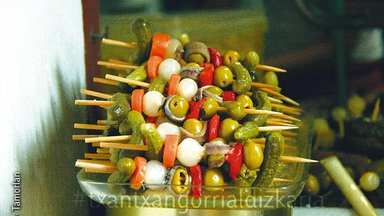 Tapak, tamaina txikiko gastronomia Tapa, tamaina txikiko gastronomia.